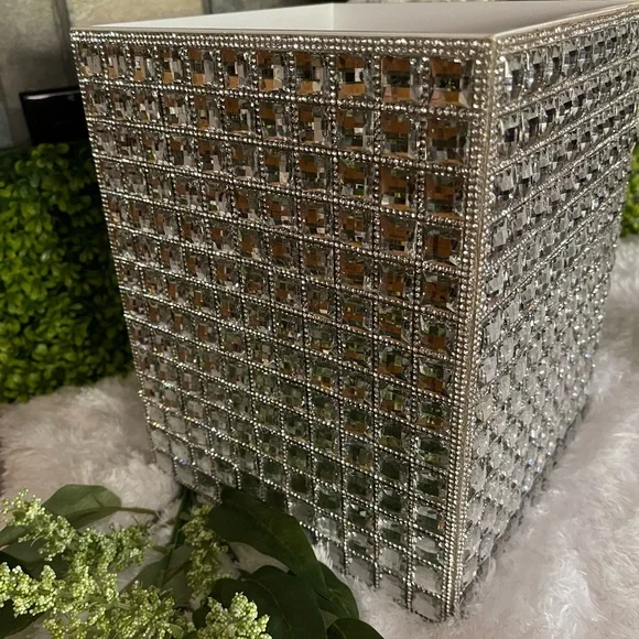 🎉SOLD🎉BELLA LUX Full Rhinestone Crystal Luxury Wastebasket Trash Can~Rare HTF - Picture 4 of 8